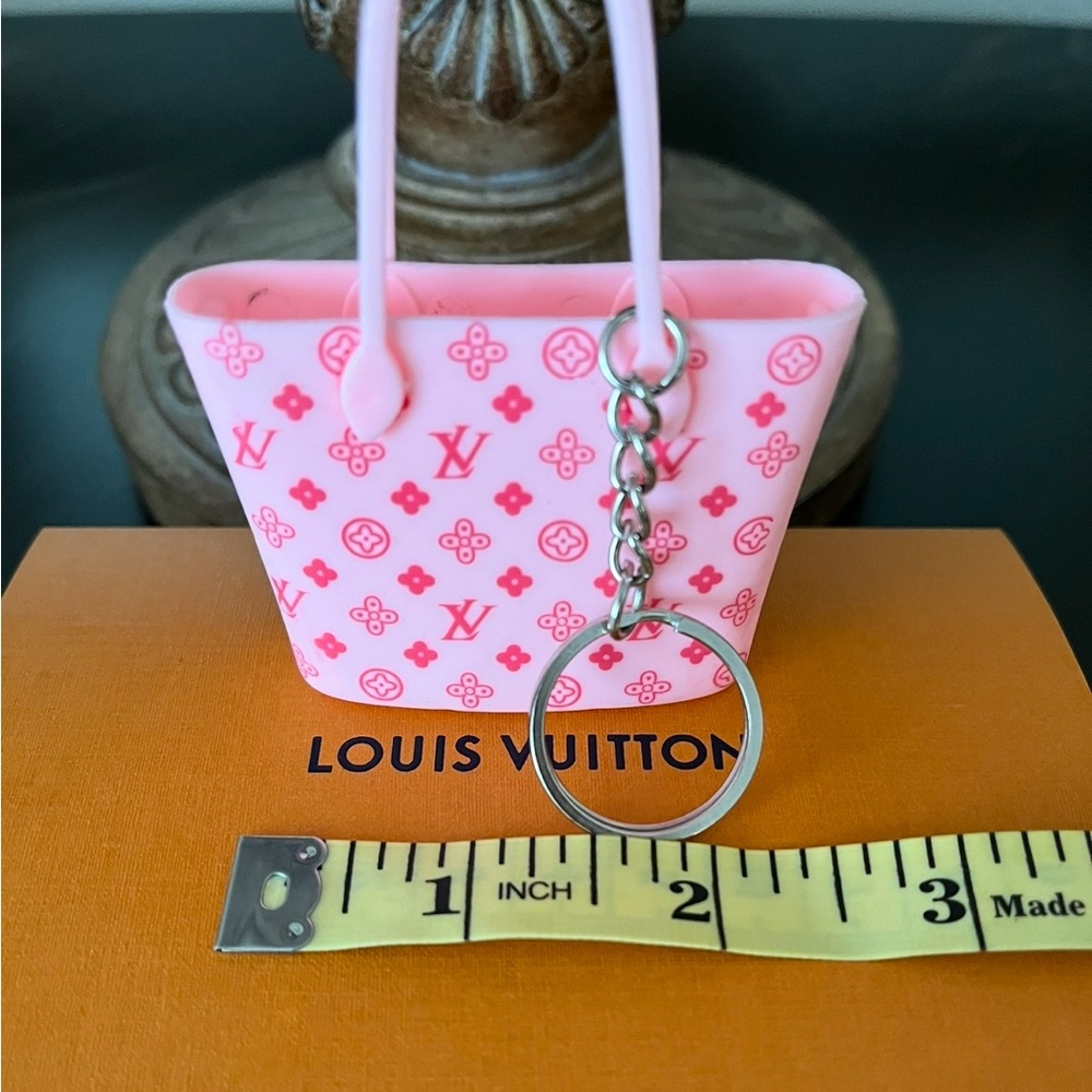 LV and Dior Fashion Keychains - Picture 12 of 12